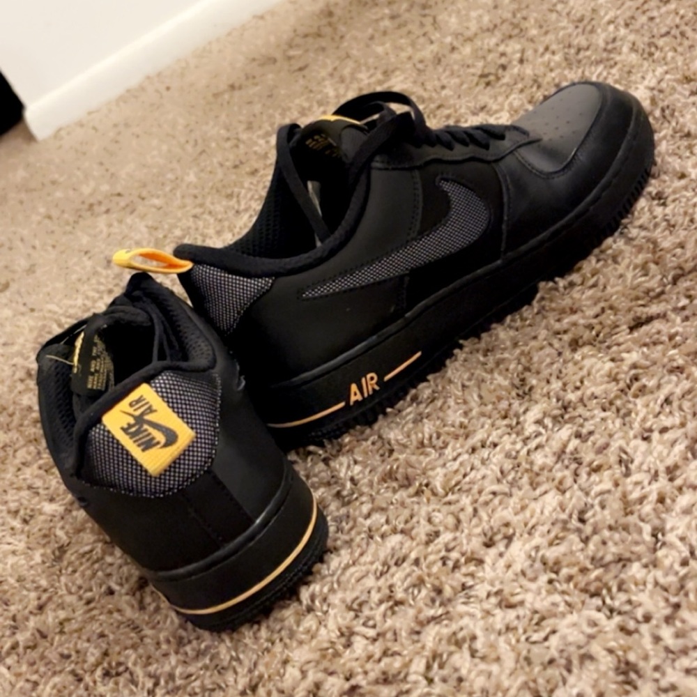 Nike Air Force One Low ‘07 LV8 “Cut Out Black”
